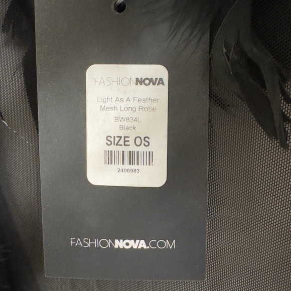Fashion Nova Feather Robe - Picture 3 of 6